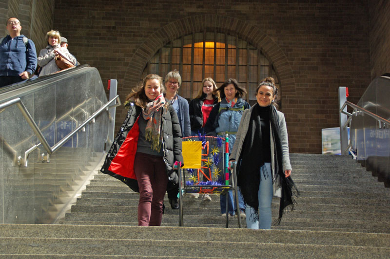 Glücklich und ein bisschen müde geht es zurück