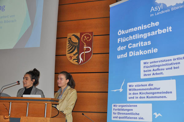 Ansprache Julia Blessing und Elisa Sachs (Diakonie und Ökumenische Flüchtlingsarbeit)